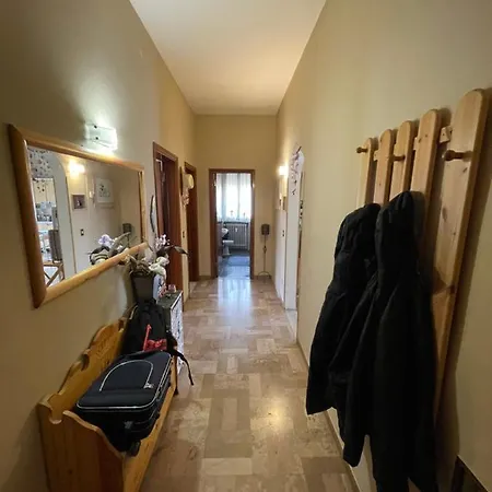 Apartamento A 200m Dall'autodromo Enzo E Dino Ferrari Con Posto Auto Privato