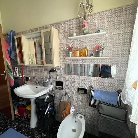 Apartamento A 200m Dall'autodromo Enzo E Dino Ferrari Con Posto Auto Privato *